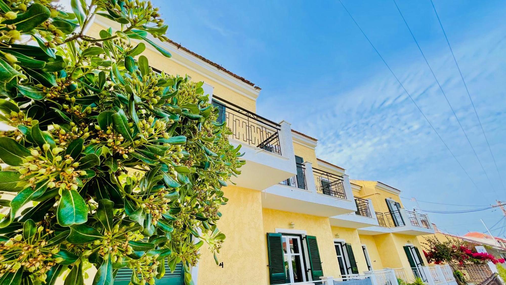 Kavos Aparthotel Exterior photo